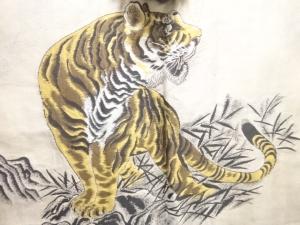 アンティーク　虎模様織出し緞子肩裏本場泥大島紬男物羽織